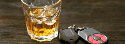 Nouvelle loi sur l'alcool au volant pieds nus voiture