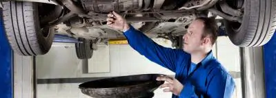 Comment vérifier ses feux stop seul voiture-auto-garange