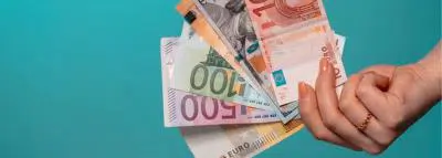 Pourquoi vos assurances coûtent plus cher en 2025 ? billets euro