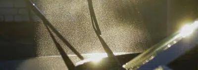 Essuie-glace relevé : quelle signification ? essuie-glaces-hiver