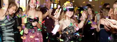 Heure du tapage nocturne : que dit la loi ? fete-amis-confettis