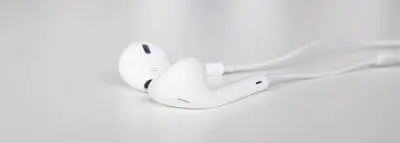 iphone-apple-ecouteurs iphone-apple-ecouteurs