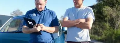 Contrôle technique : les points entrainant la contre visite  hommes-controle-technique-auto