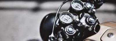 Contrôle technique moto : guide complet moto-compteur-vitesse