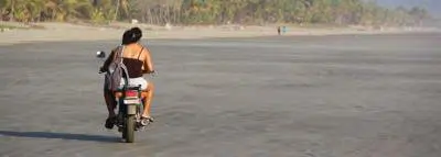 Assurance moto avec prêt de guidon incluse moto couple plage