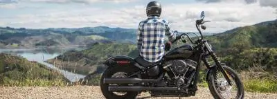 Assurance temporaire moto : flexibilité et sécurité moto-paysage-montage