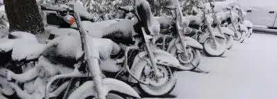 Assurance moto hivernage : économisez en hiver neige moto