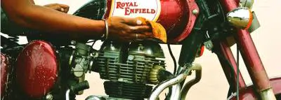 Entretien moto : astuces et conseils pratiques nettoyage moto