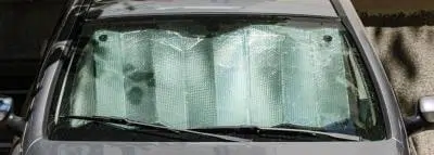 Gravage des vitres : obligatoire pour être assuré ? pare brise