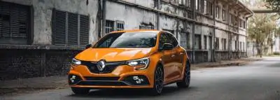 renault-clio-orange renault-clio-orange
