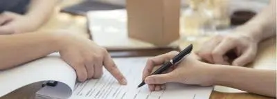 Mutuelle labellisée pour fonctionnaires Fpt contrat-main-stylo