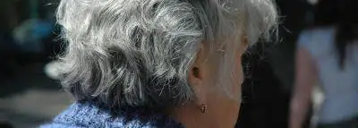 Assurance auto senior plus de 80 ans personne-agee-femme