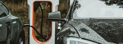 voiture-electrique-chargement voiture-electrique-chargement