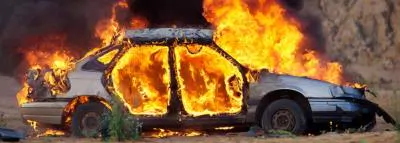 Que faire si votre voiture a été brûlée ? voiture incendie
